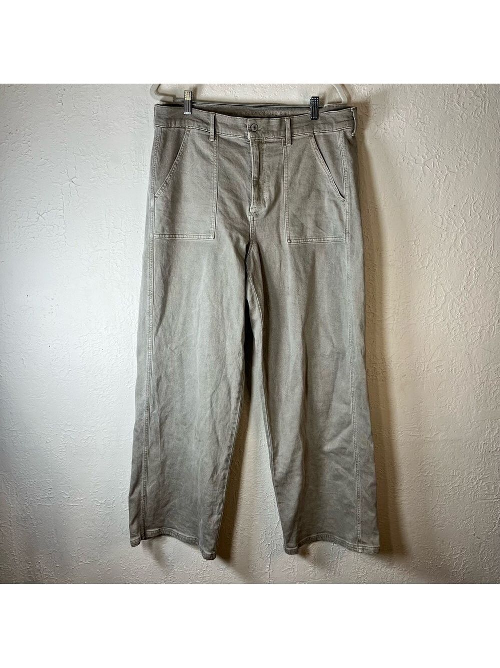 American Eagle Outfitters Wide Leg Jeans in Khaki - Picture 2 of 14